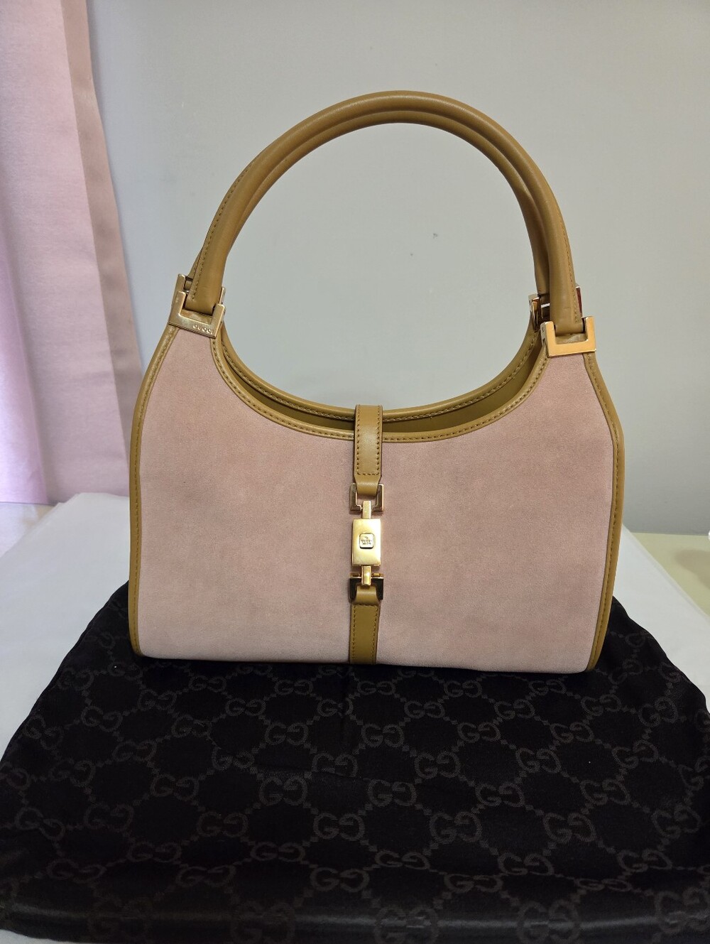 Gucci Blush Suede Jackie Bag With Tan Leather Handles.